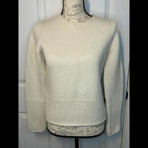 Gap Cream Wool Knit‎ Pull over Sweater Women's size M
